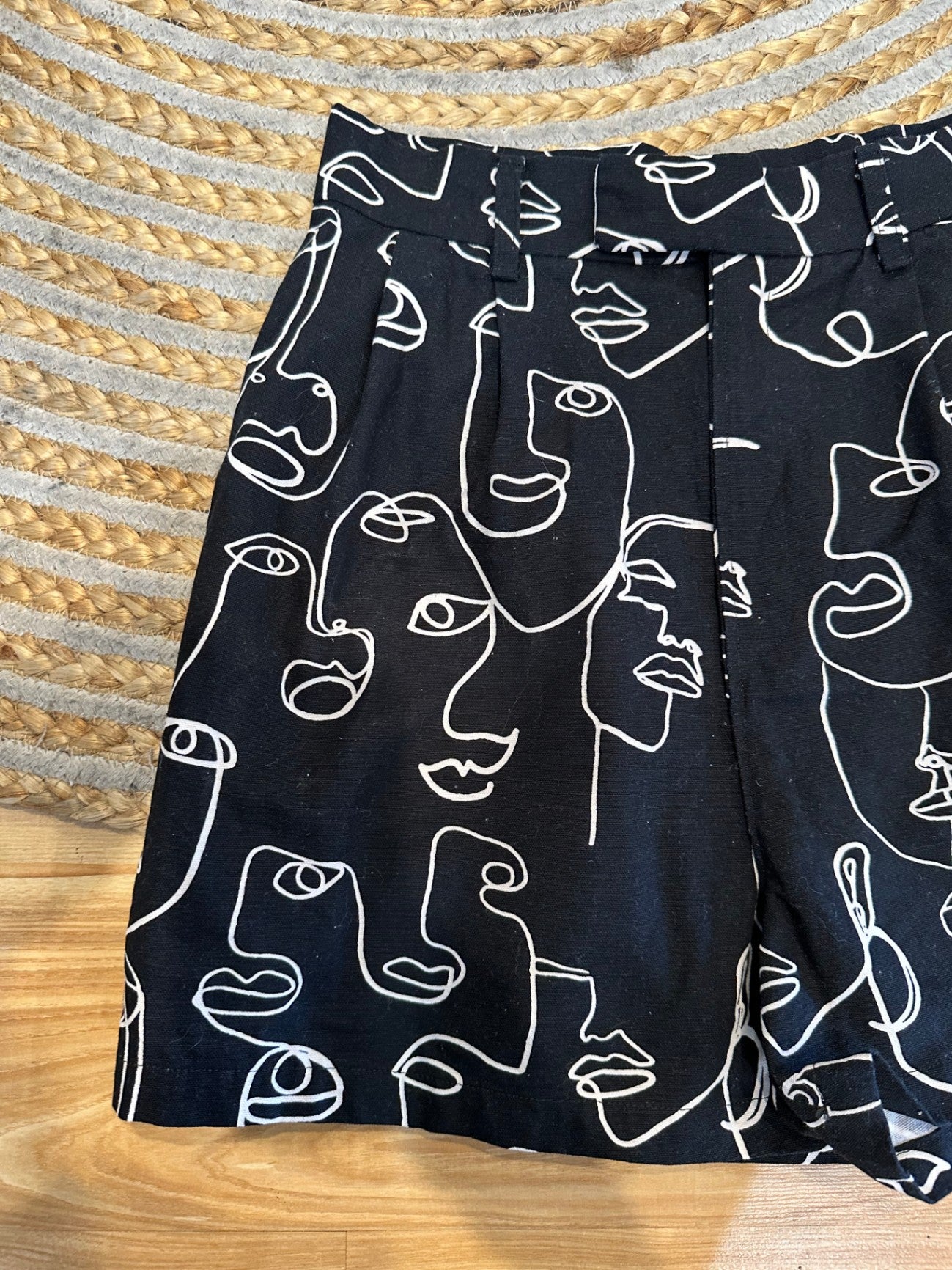 Shorts - Extra Small - Black and white