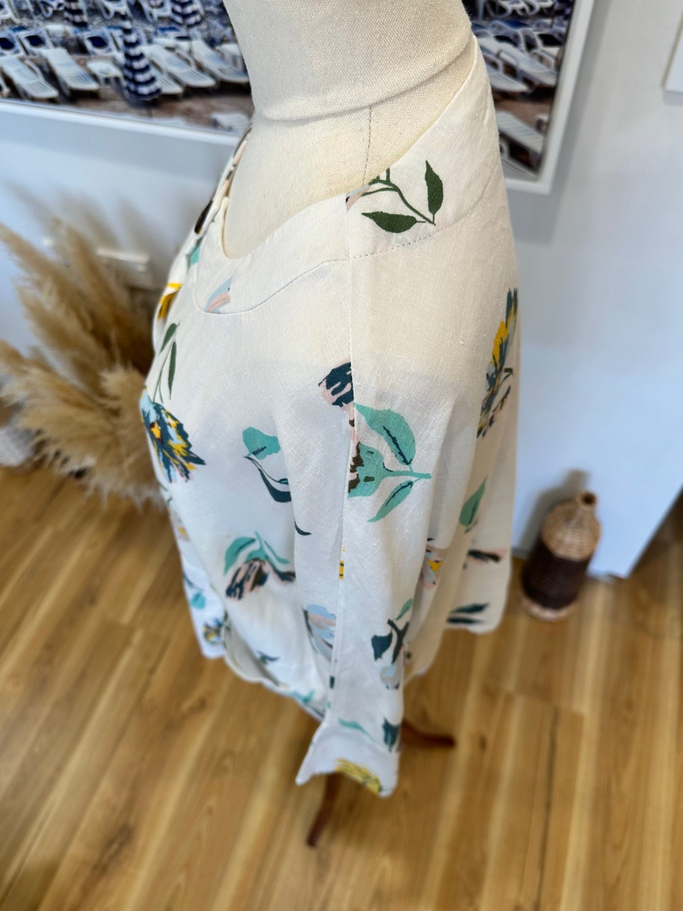 55% Linen - Blouse - Size 8 - Cream with multicolored floral pattern