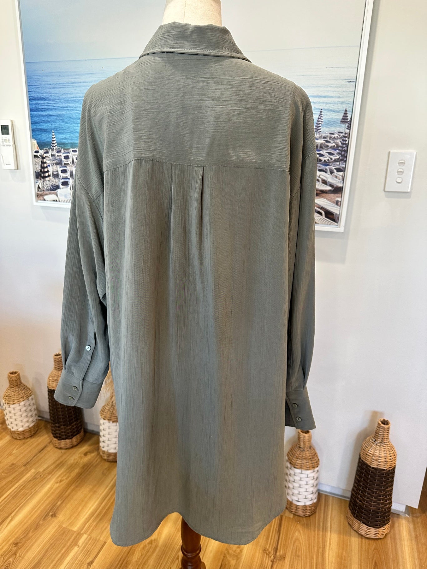 Decjuba - Top - Medium / Large - Sage (New without tags)