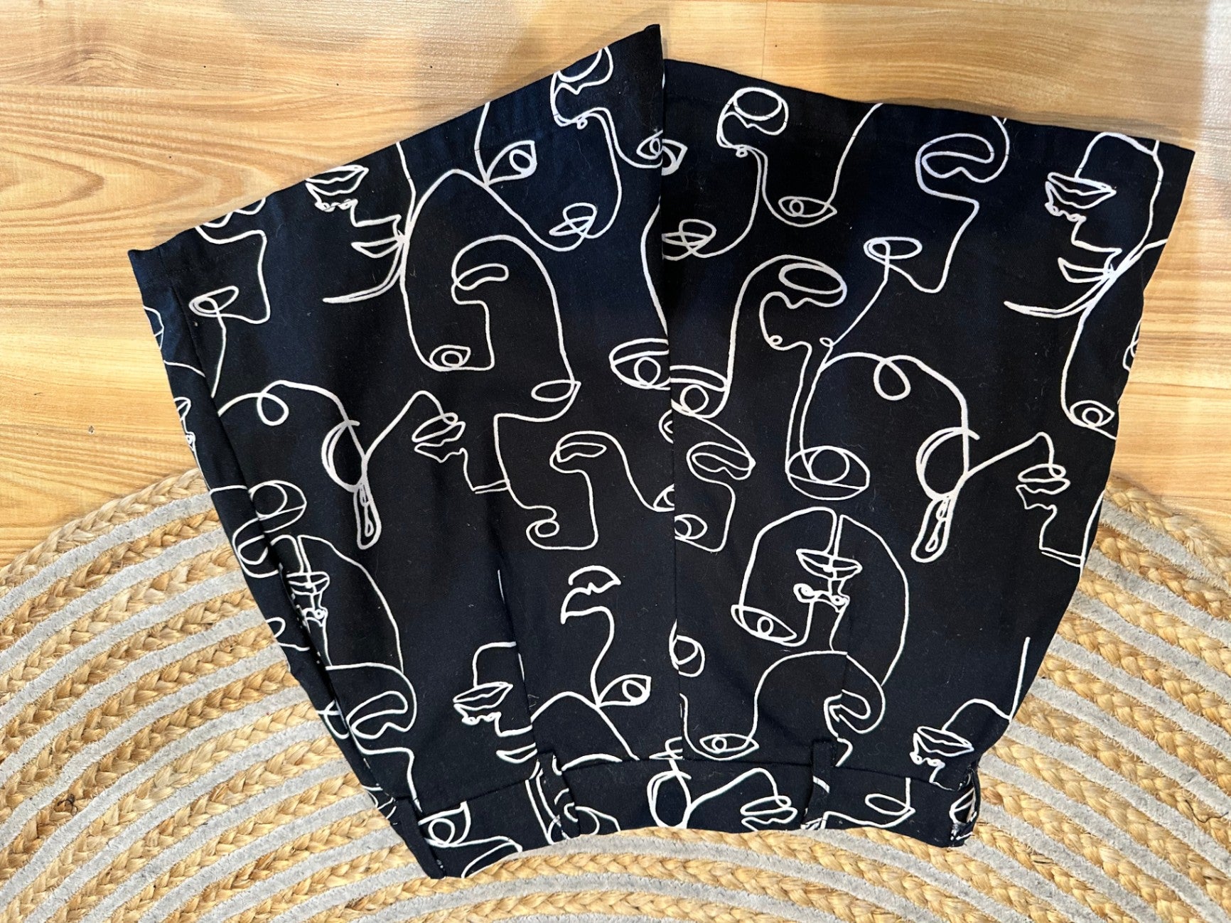 Shorts - Extra Small - Black and white