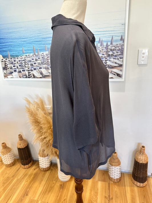 Max Blouse - Size 12 - Grey [note: pull]