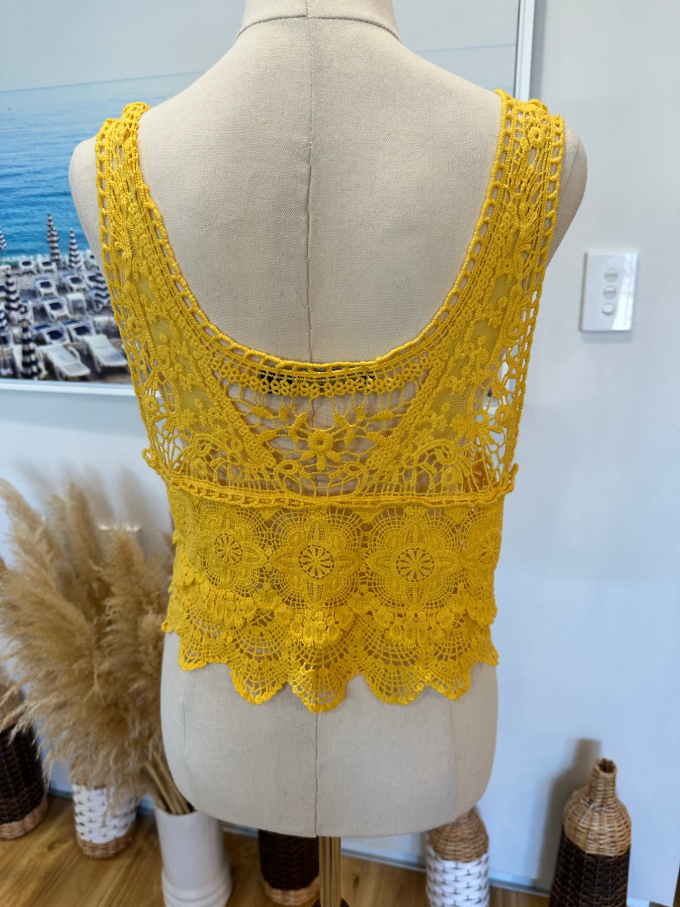 Glassons - Lace Crop Top - Size Medium - Yellow