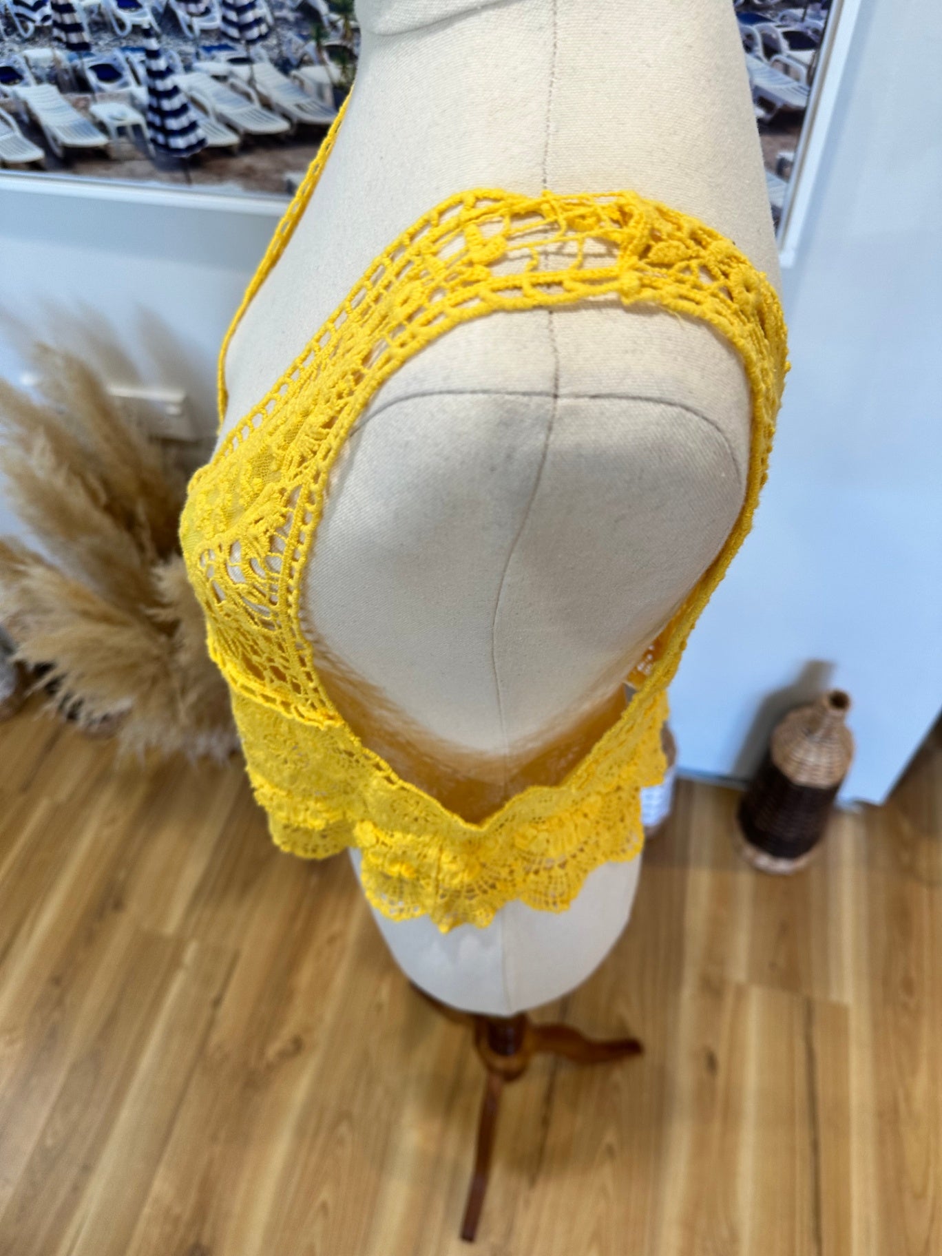 Glassons - Lace Crop Top - Size Medium - Yellow
