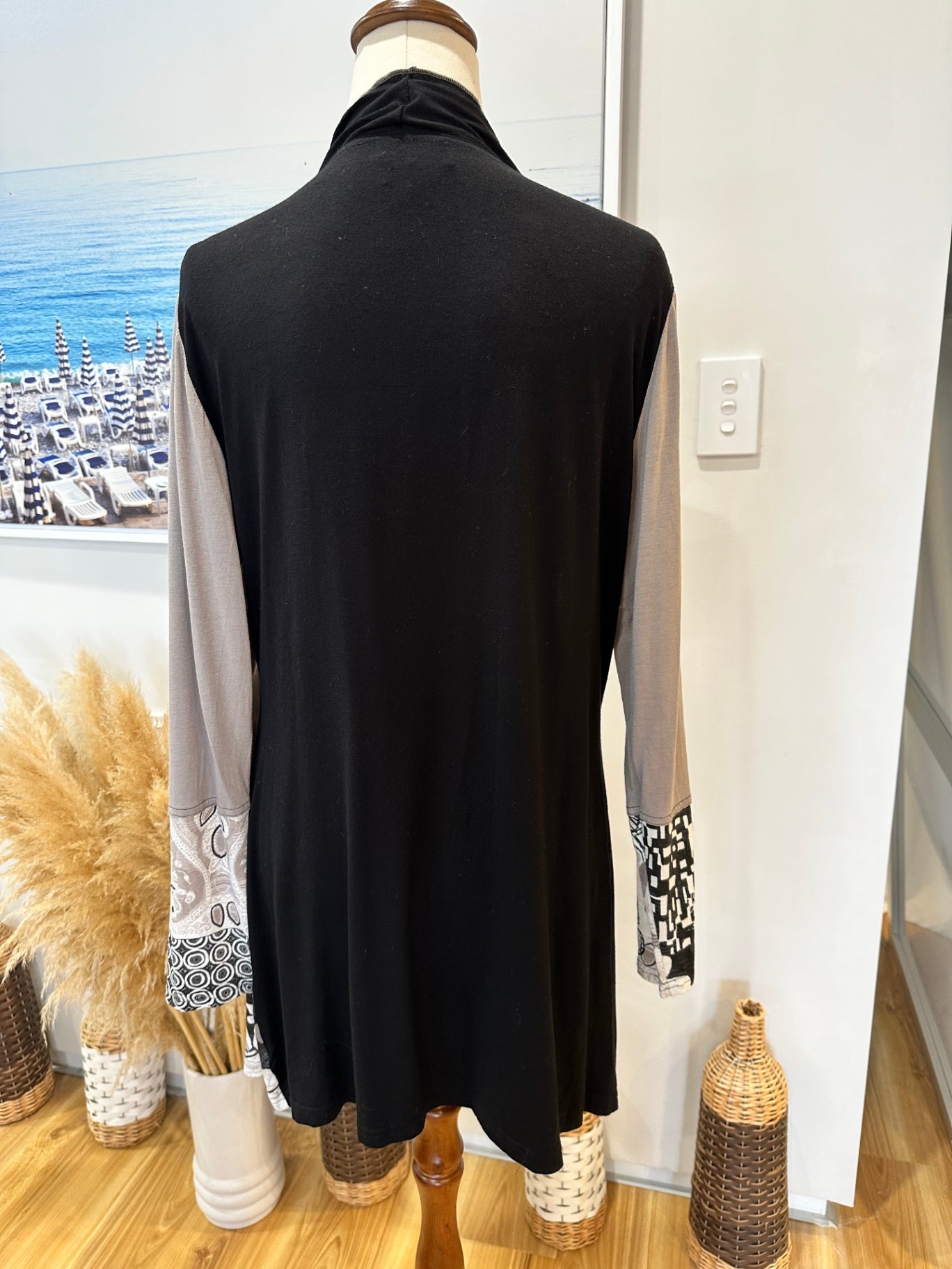 Heine Cardigan - Size 14 - Black / White / Grey