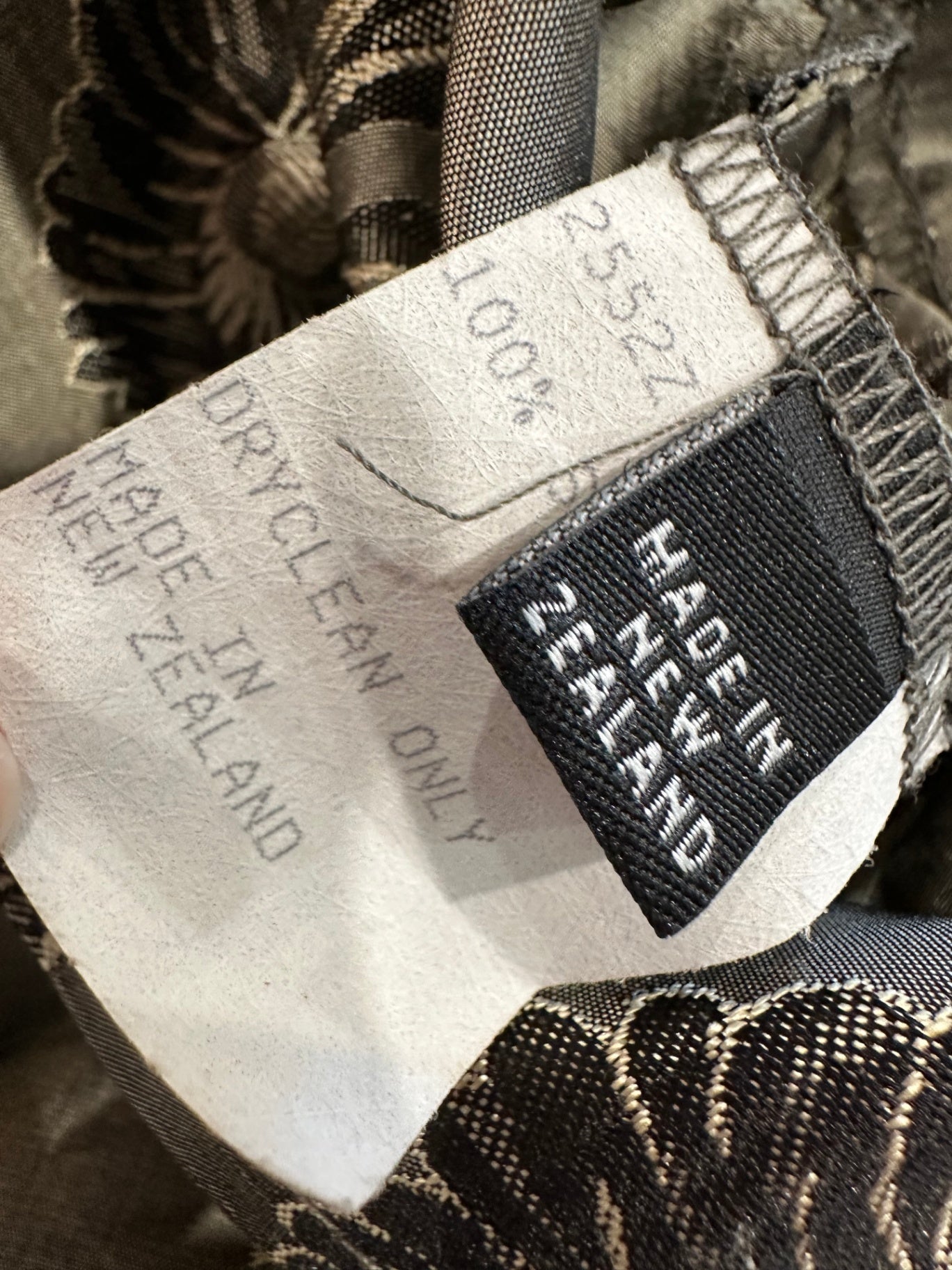 T.O.A.T - 100% Silk - Made in New Zealand - Blazer - Size 14 - Grey / Gold