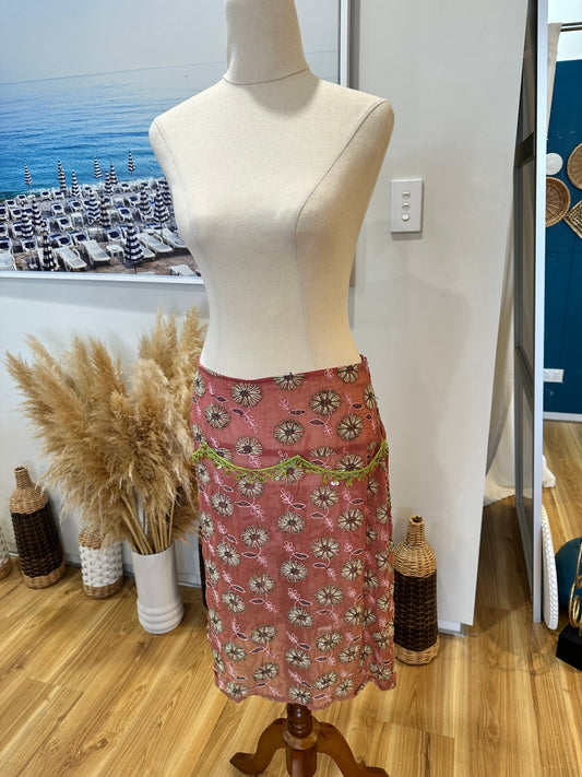 Alannah Hill - Lace Skirt w Embroidery - Size 14 - Pink