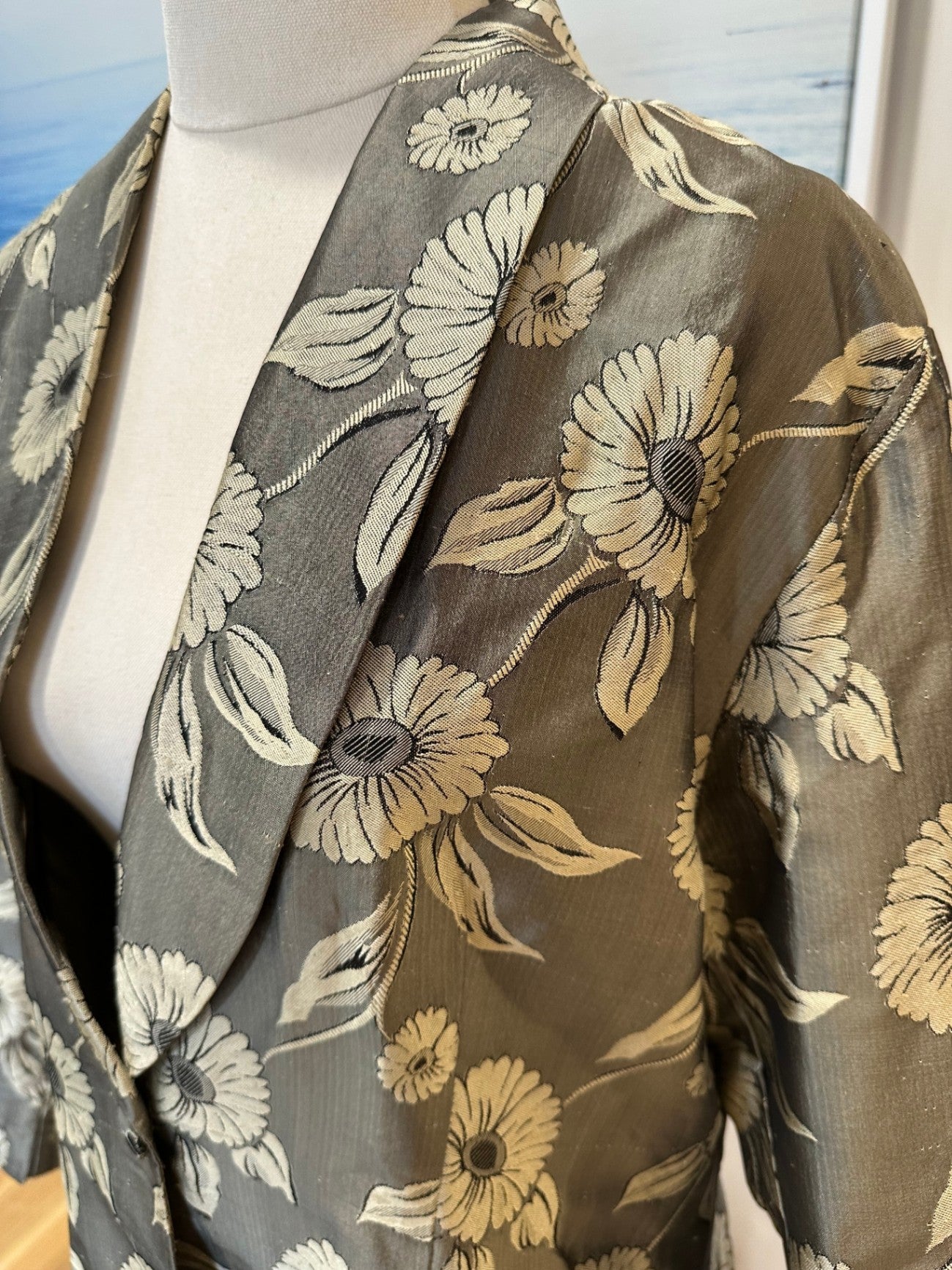 T.O.A.T - 100% Silk - Made in New Zealand - Blazer - Size 14 - Grey / Gold