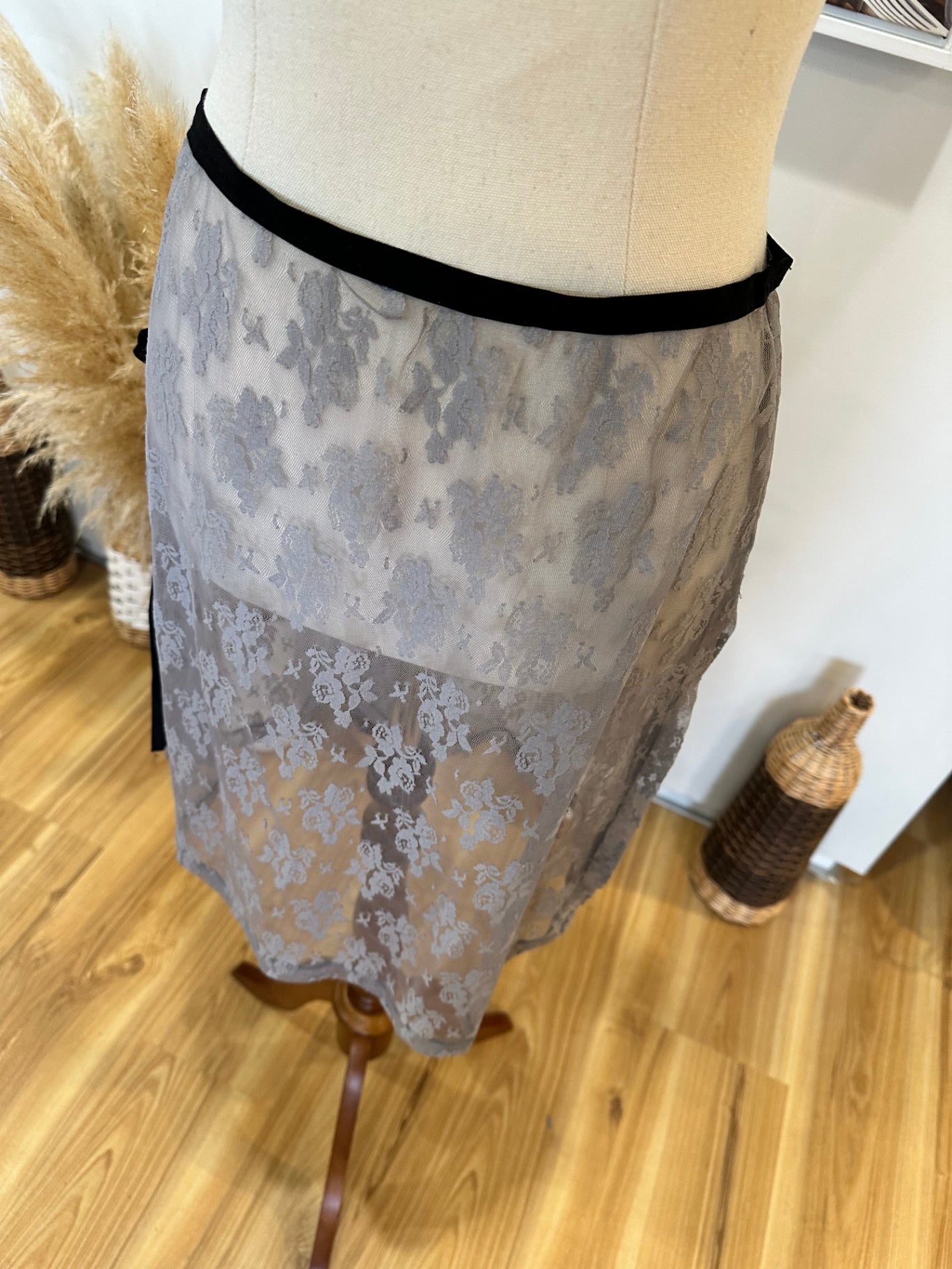 Vintage Y2K - Grey Lace Skirt - Medium 