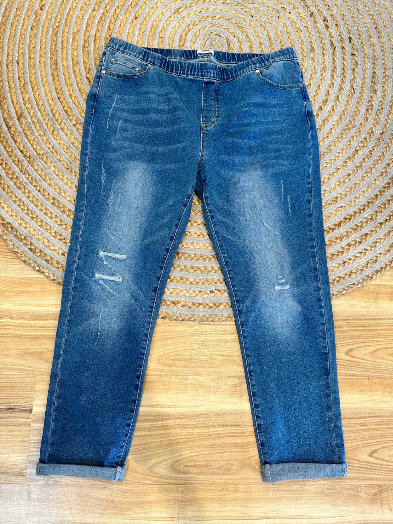 Threadz - Cropped / Distressed / Stretch Jeans - Size 18 - Blue