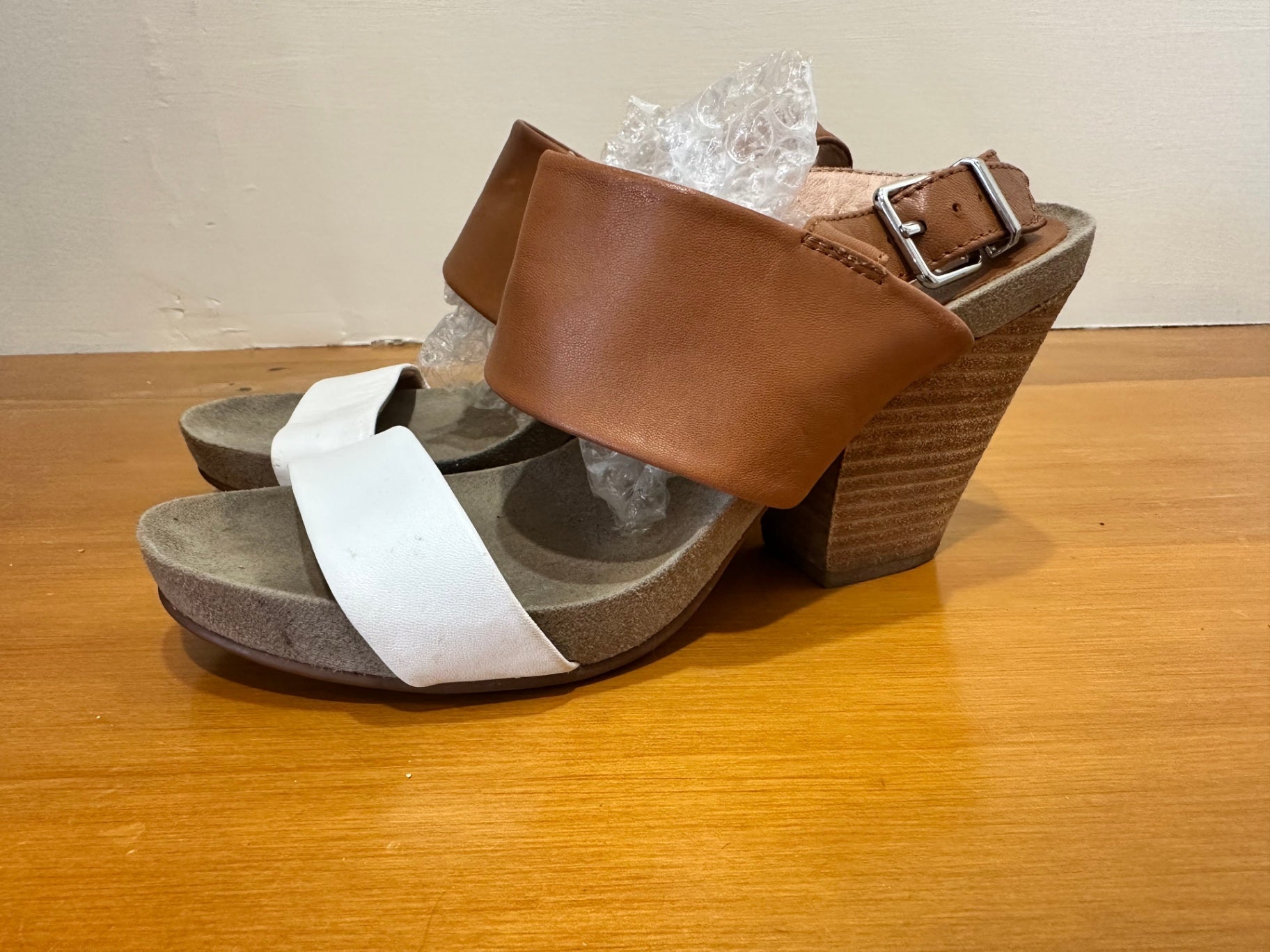 Wittner Sandals 39 Beige and Brown