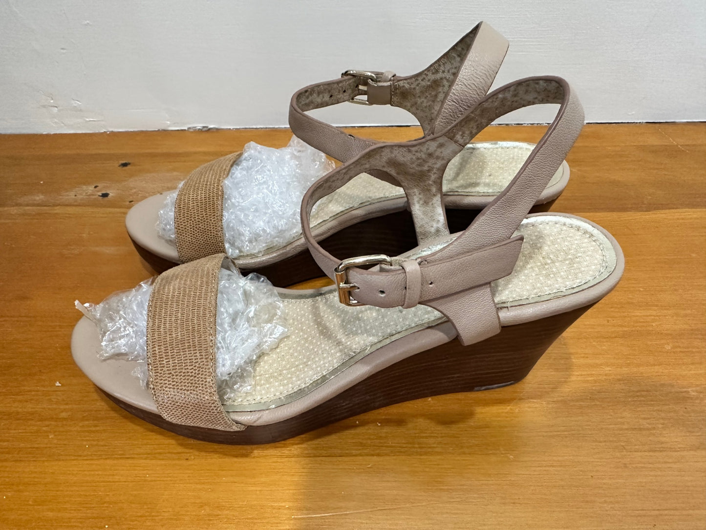 Jigsaw - Beige Leather Wedge / Sandals - Size EU 39