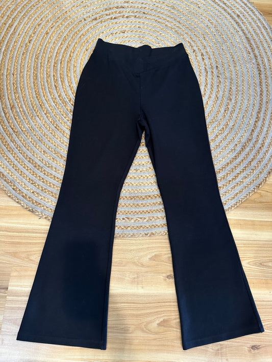 Glassons - Stretchy Black Pants w Bootleg - Size 16