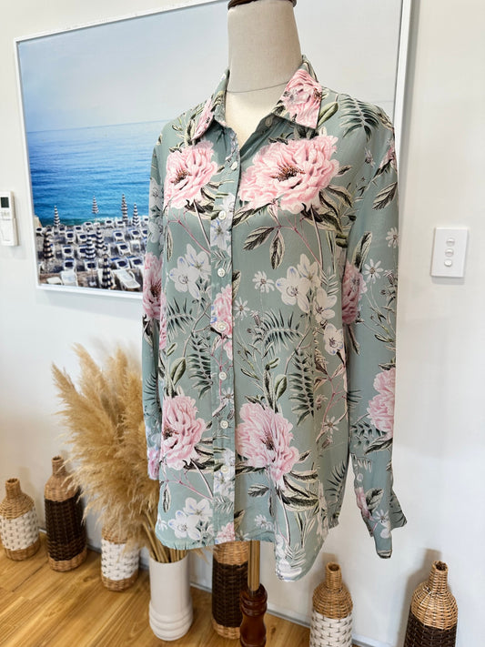 Trenery - 100% Pure Silk Blouse - Size 10 - Green with Pink and White Floral Pattern