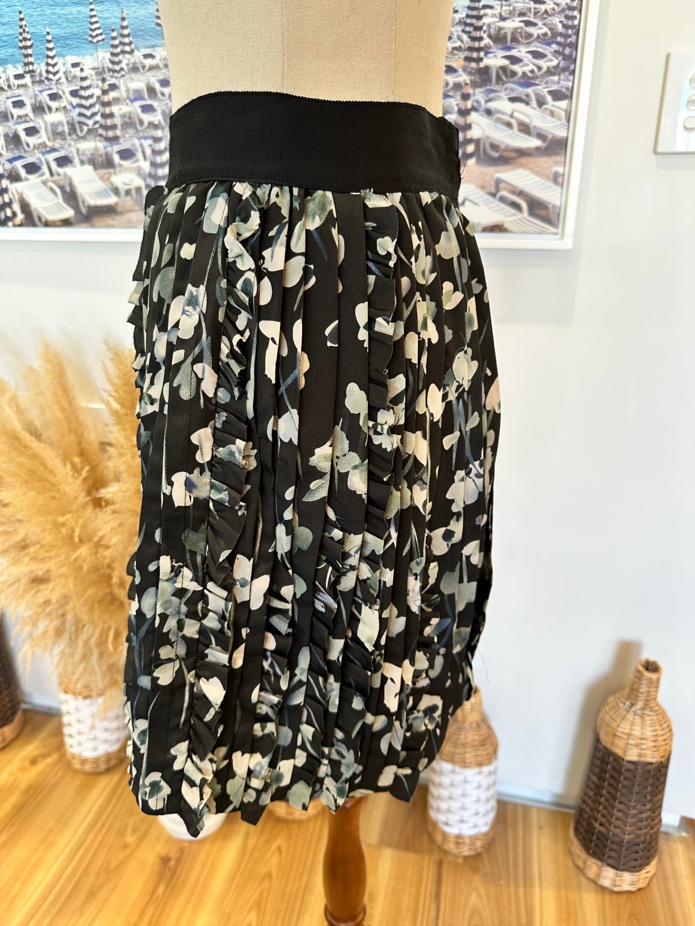 Portmans - Mini Skirt - Size 8 - Black w Pattern