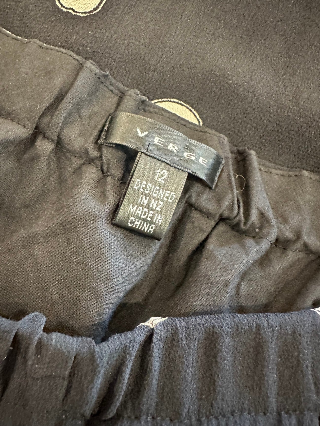 Verge - 100% Silk Skirt - Size 12 - Black and Beige