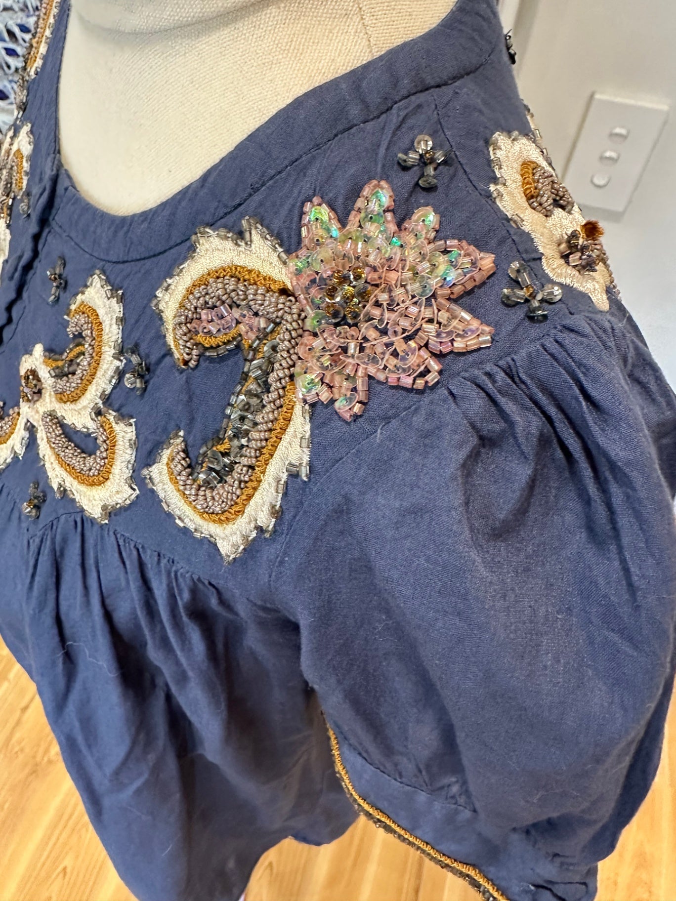 French Connection Blouse - Size 6 - Navy w Sequins <NEW>