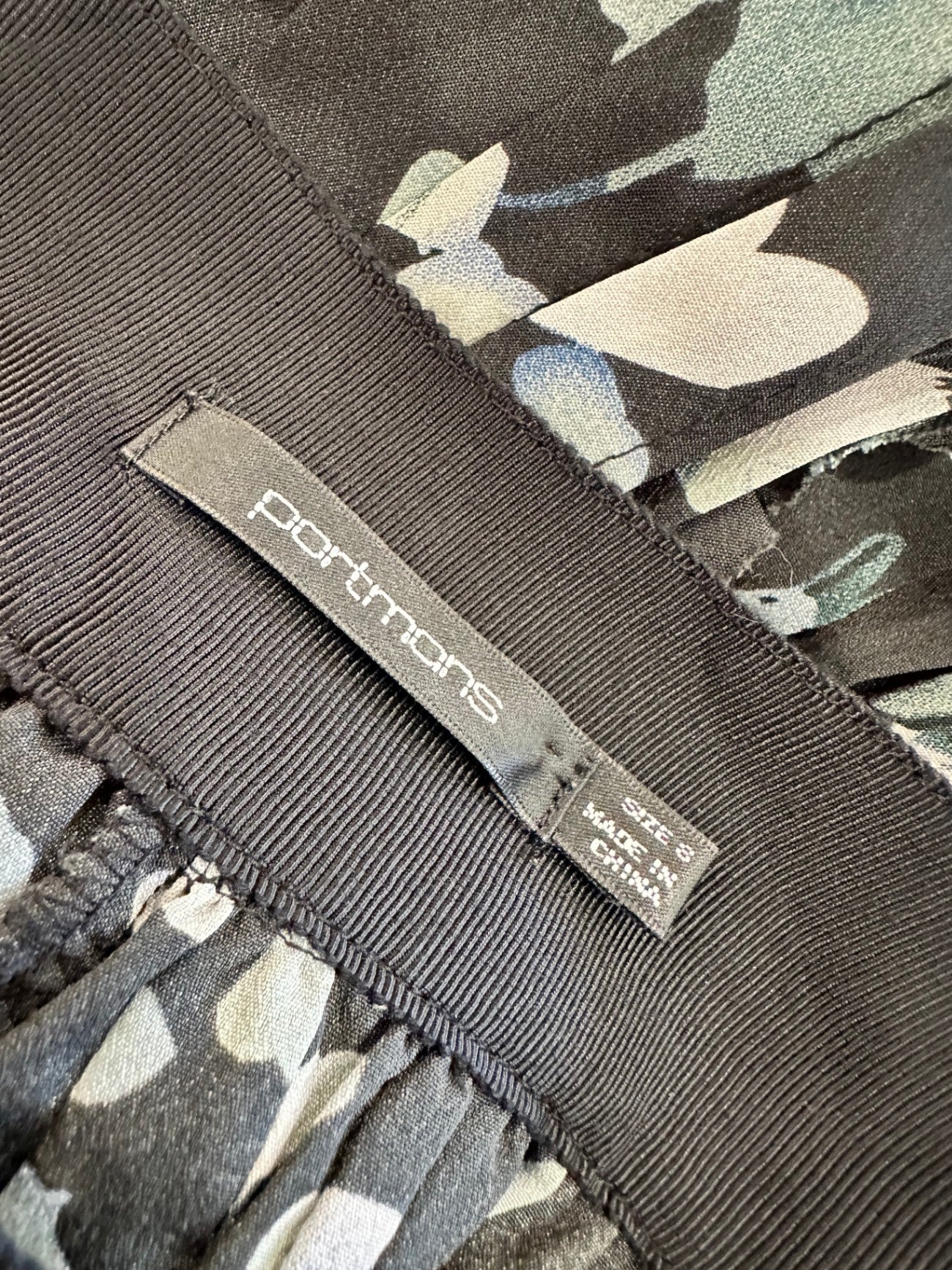 Portmans - Mini Skirt - Size 8 - Black w Pattern