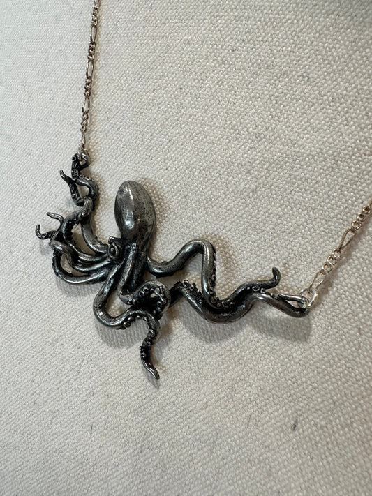 [SALE] Octopus Necklace - Silver/Black