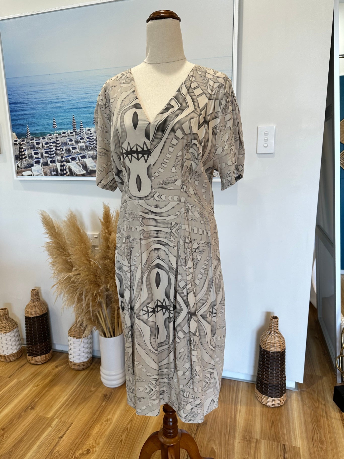 [SALE] 90% Silk Dress - Medium - Beige, Black, White