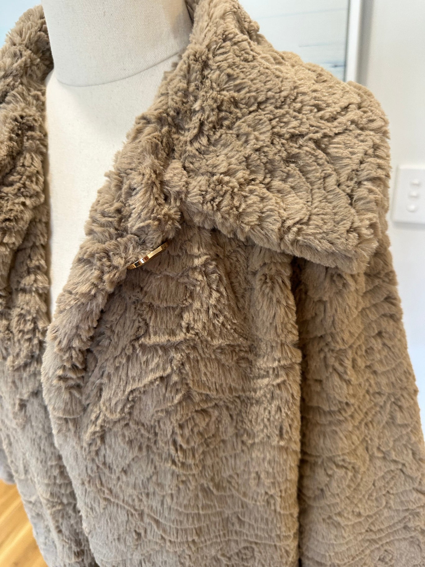 Faux Fur Jacket - Cropped - Medium - Beige