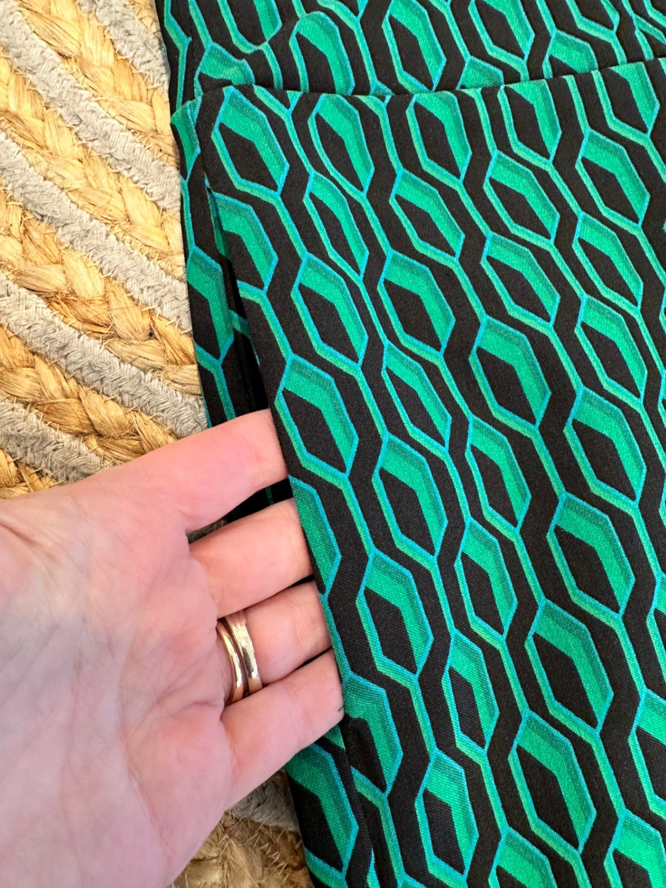 [SALE] Taking Shape - Pants - Size 14 - Green + Black