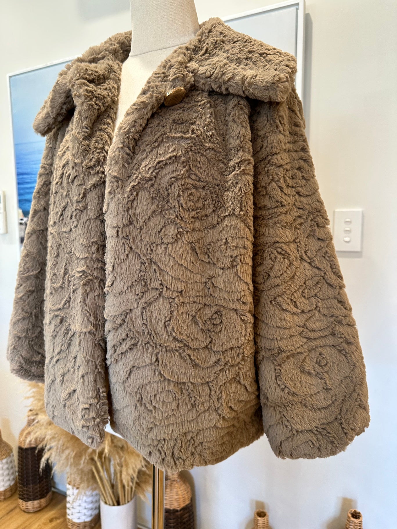 Faux Fur Jacket - Cropped - Medium - Beige