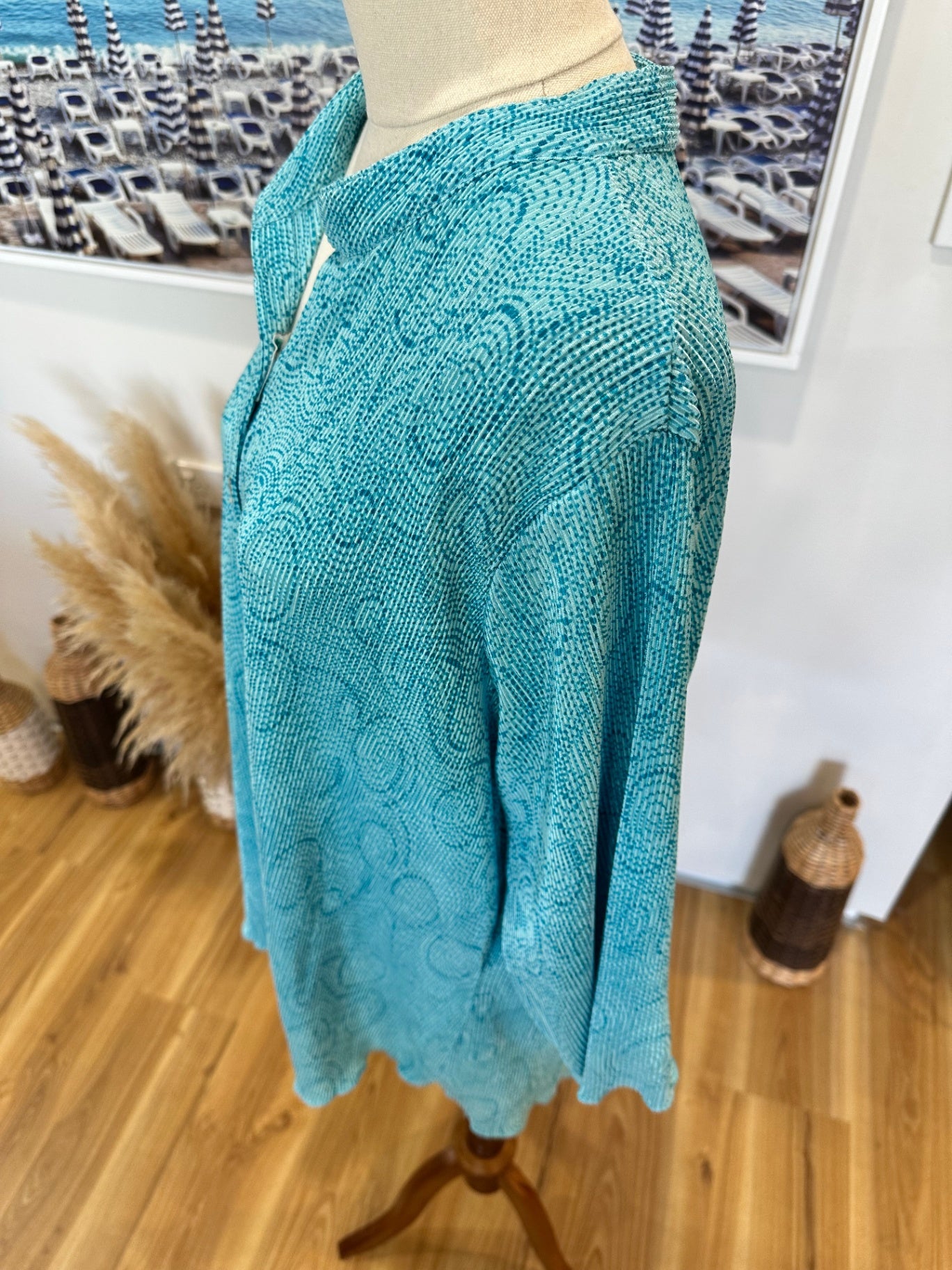 [SALE] Turquoise w Spirals Blouse - Size Large / Extra Large