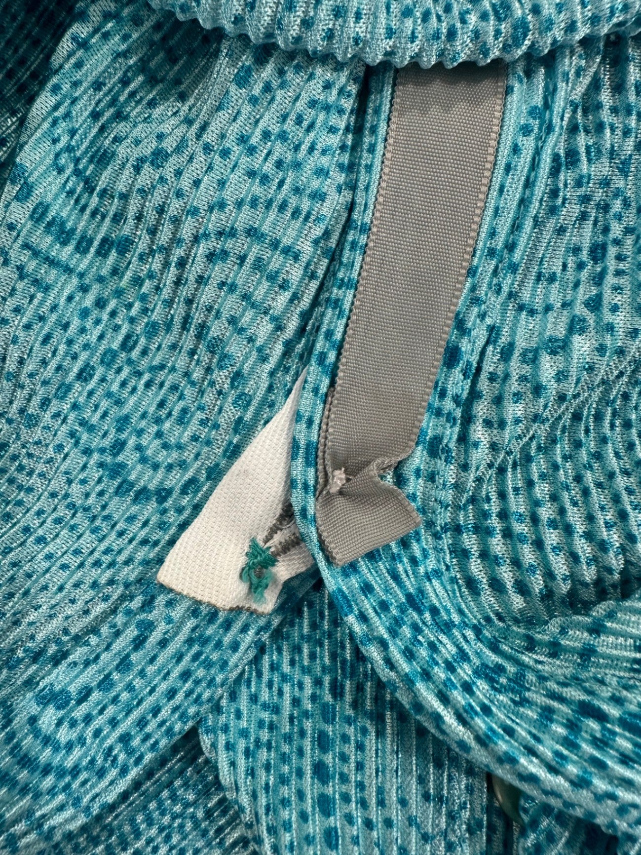 [SALE] Turquoise w Spirals Blouse - Size Large / Extra Large