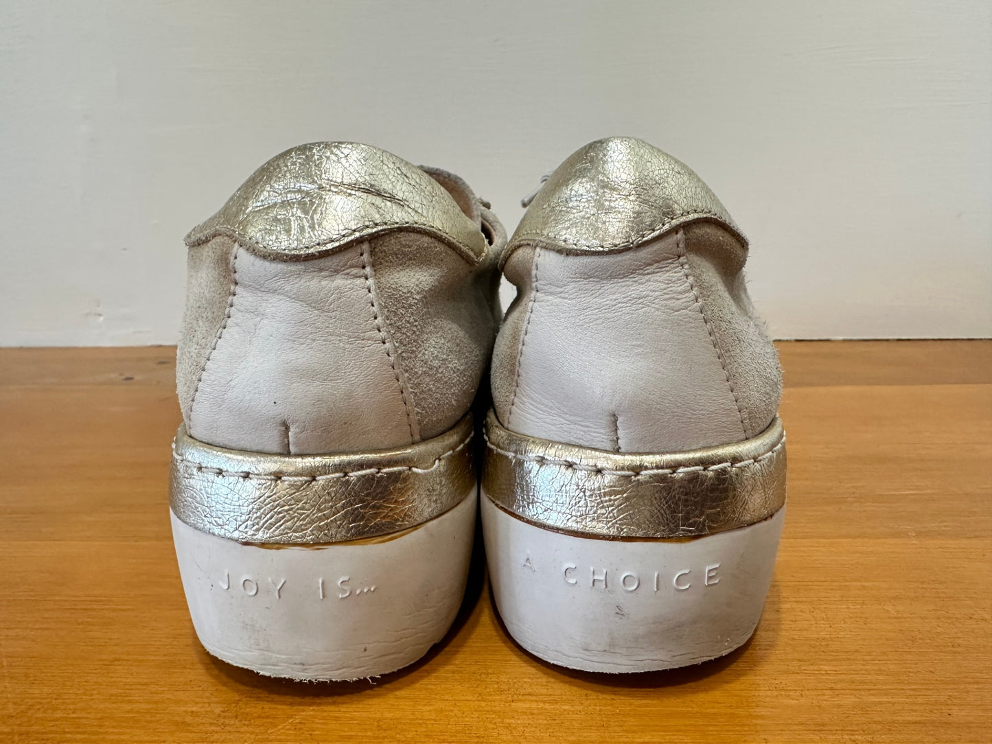 [SALE] Hispanita Sneakers - Size EU 41 - Gold and white