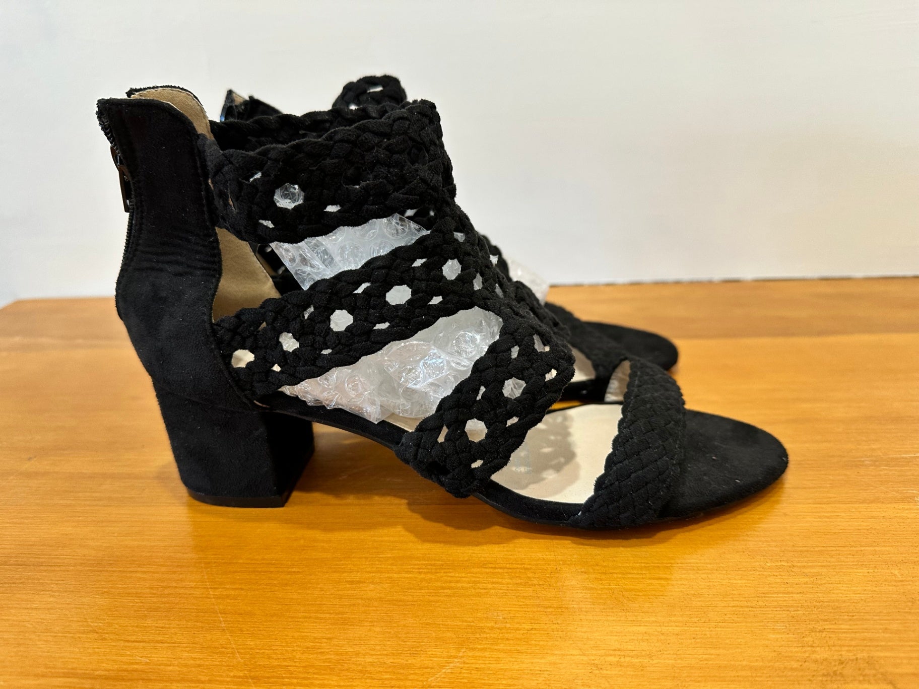 [SALE] Capture - Heeled Sandals - Size 10 - Black