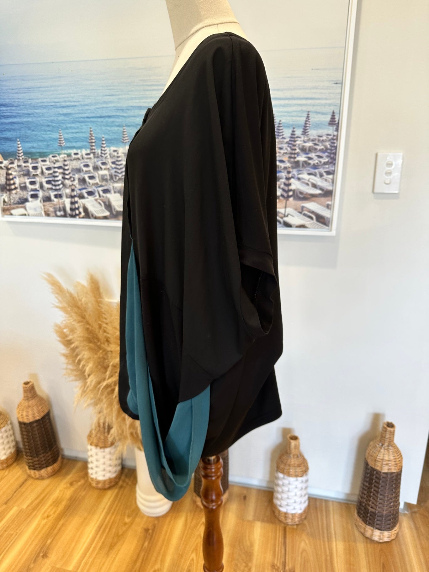 [SALE] Emma Rose - Blouse - Size 18 - Black and Teal