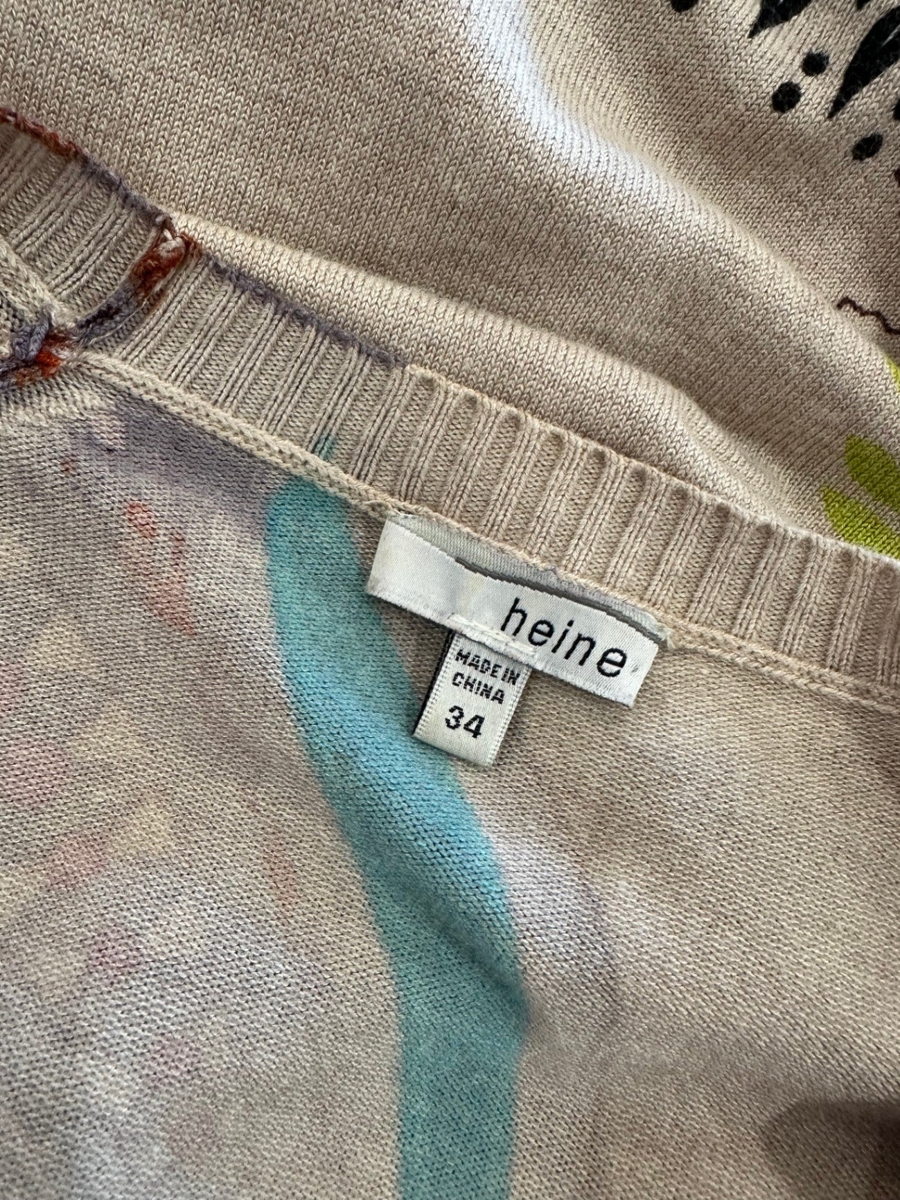 Heine Cardigan - Medium - Beige w floral and abstract patterns