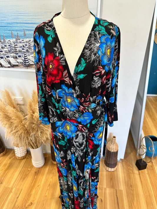 [SALE] TCD - Made in New Zealand - Maxi Dress - Large - Black & Floral
