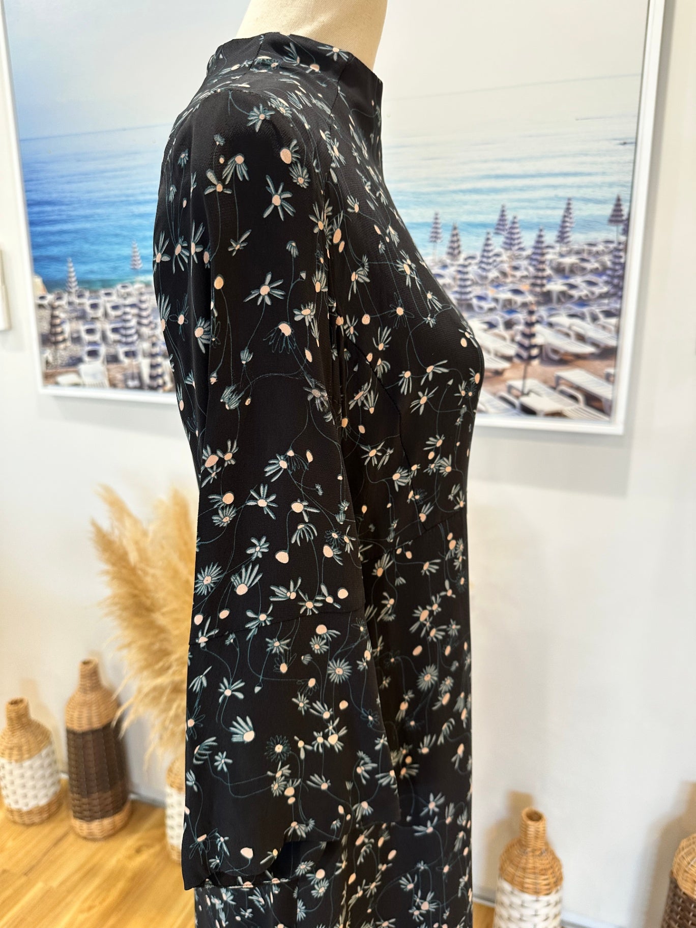 [SALE] Country Road - Dress - Size 6 - Navy w floral pattern