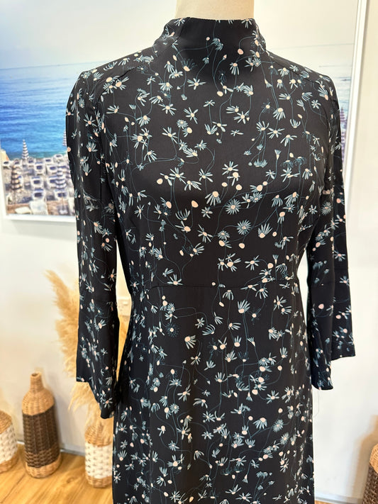 [SALE] Country Road - Dress - Size 6 - Navy w floral pattern