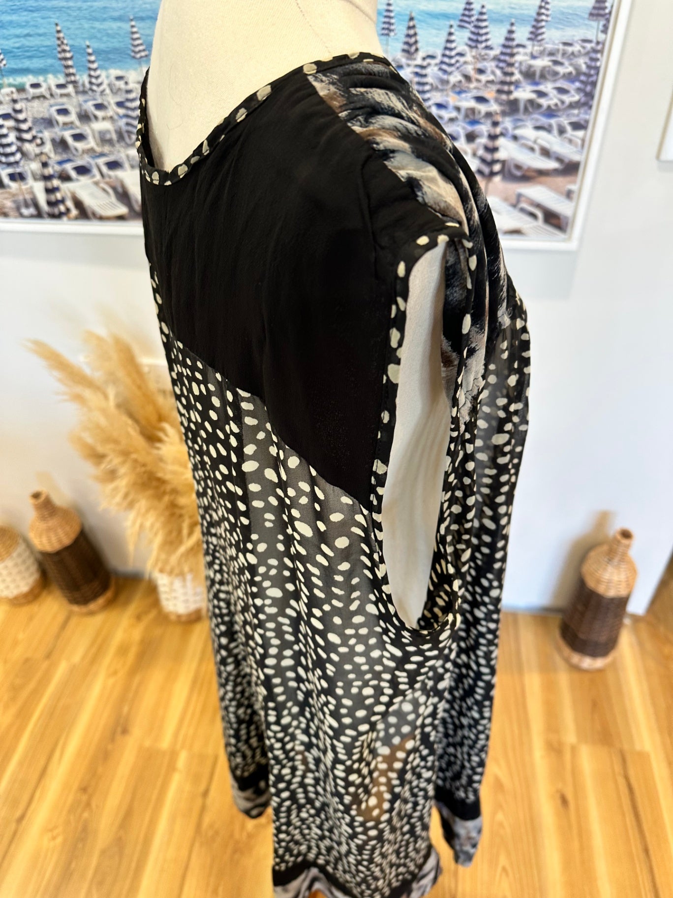[SALE] Verge - Dress - Size 16 - Black and white