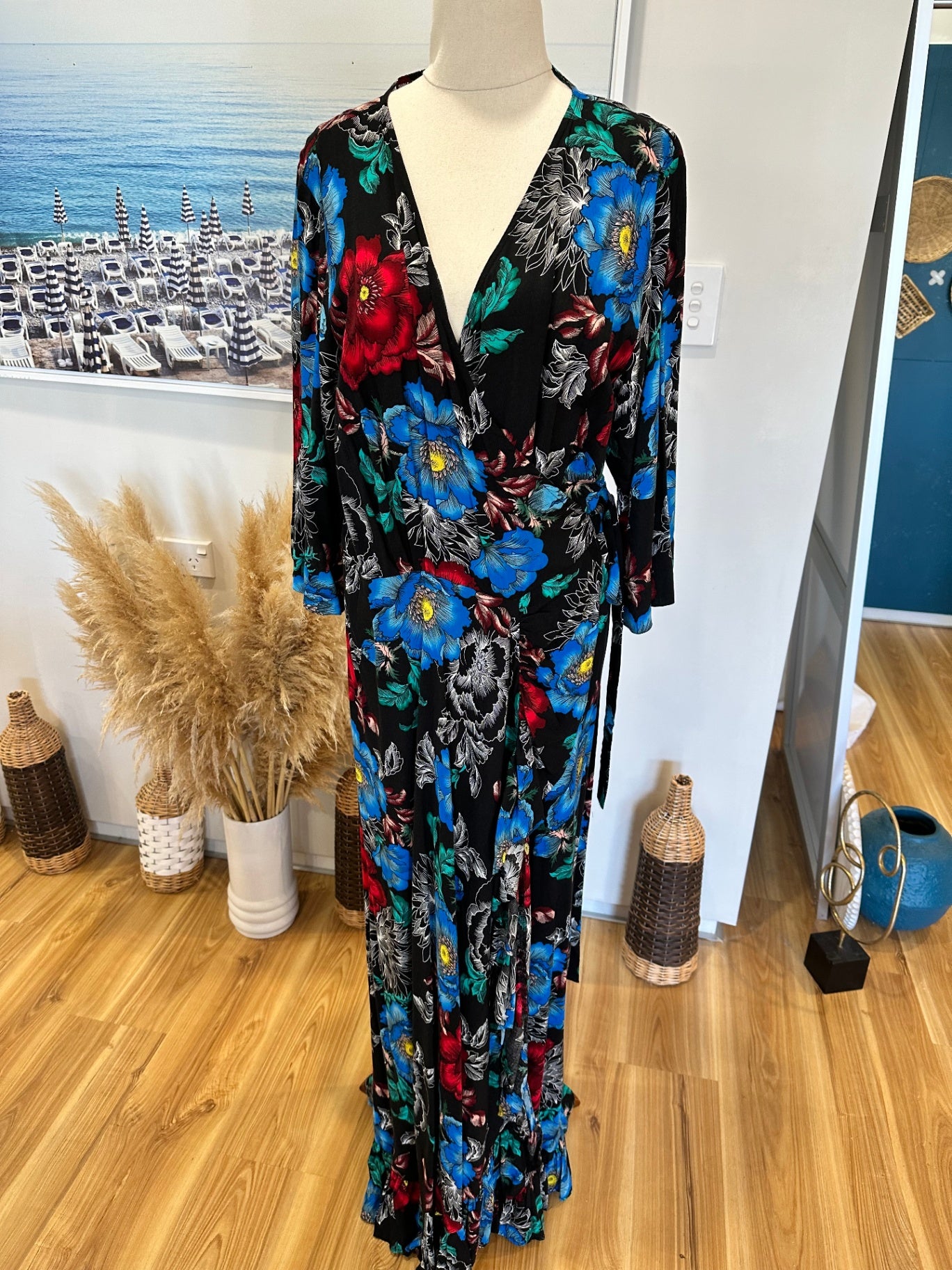 [SALE] TCD - Made in New Zealand - Maxi Dress - Large - Black & Floral