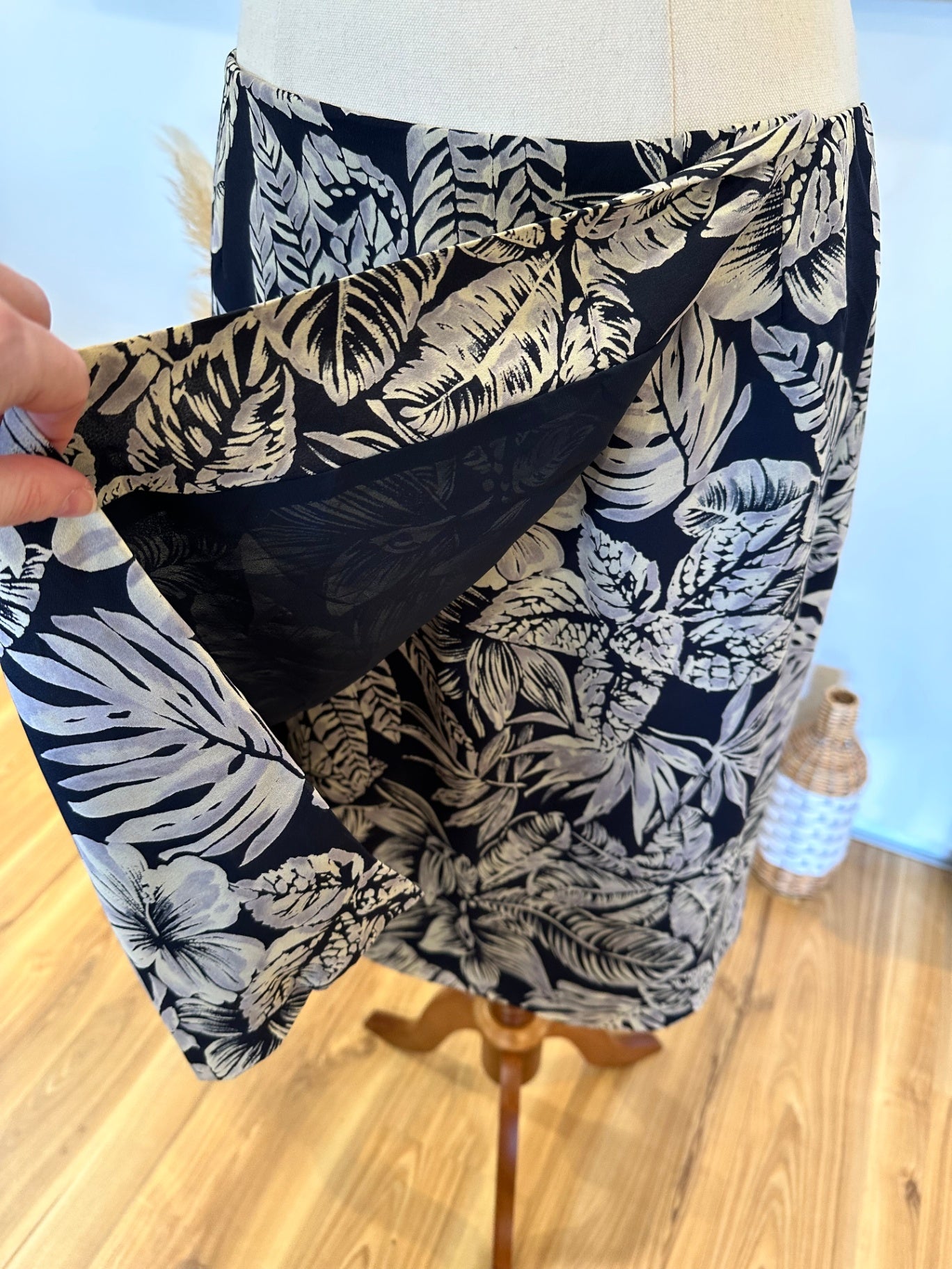 [SALE] Chaus - Summer Skirt - Size 16 - Black / Taupe / Grey