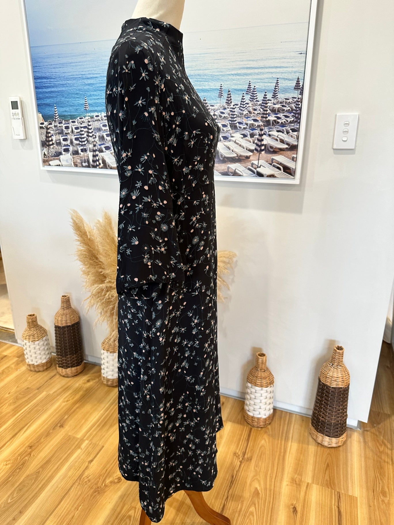 [SALE] Country Road - Dress - Size 6 - Navy w floral pattern