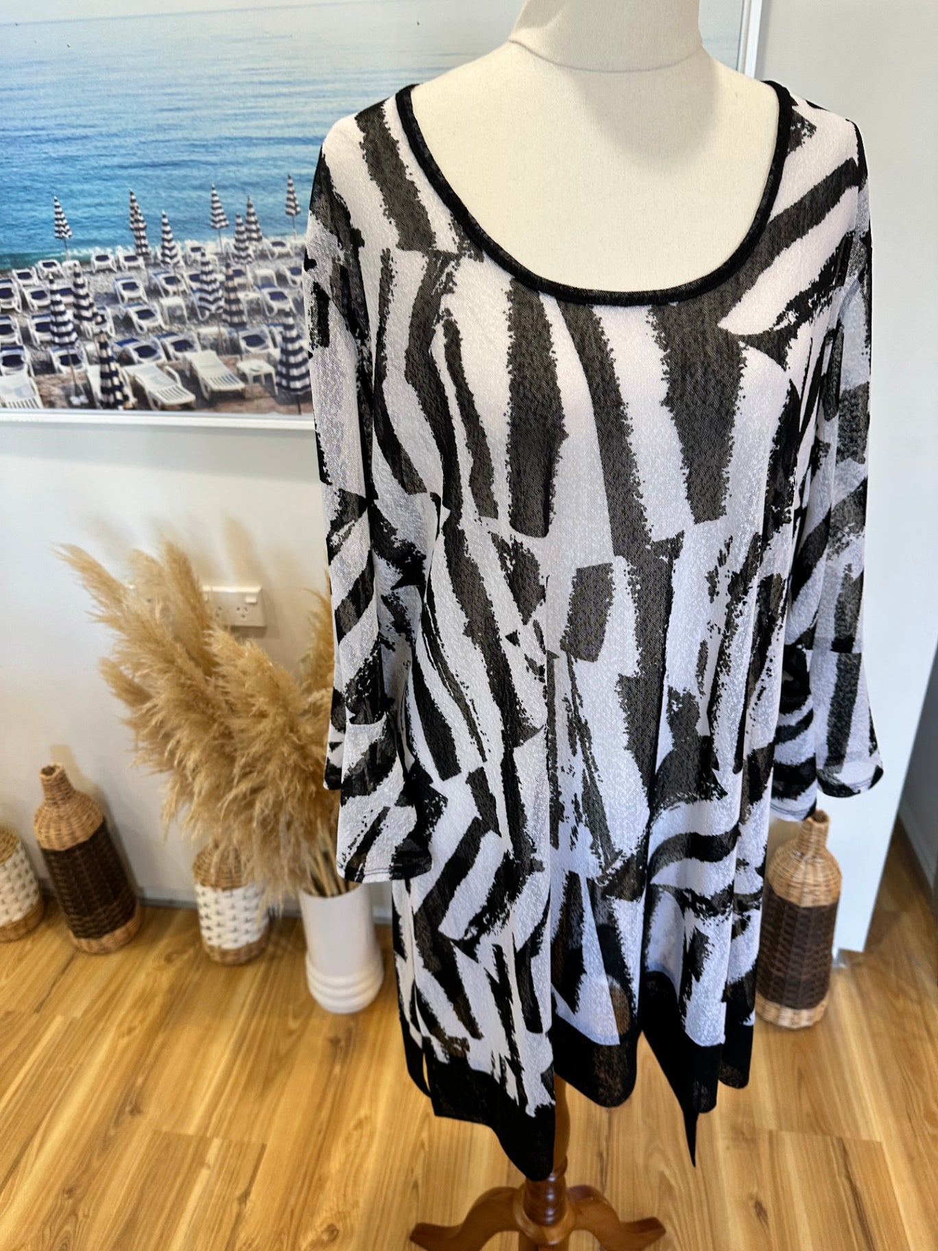 [SALE] Taking Shape - Dress - Size 16 - Black and white