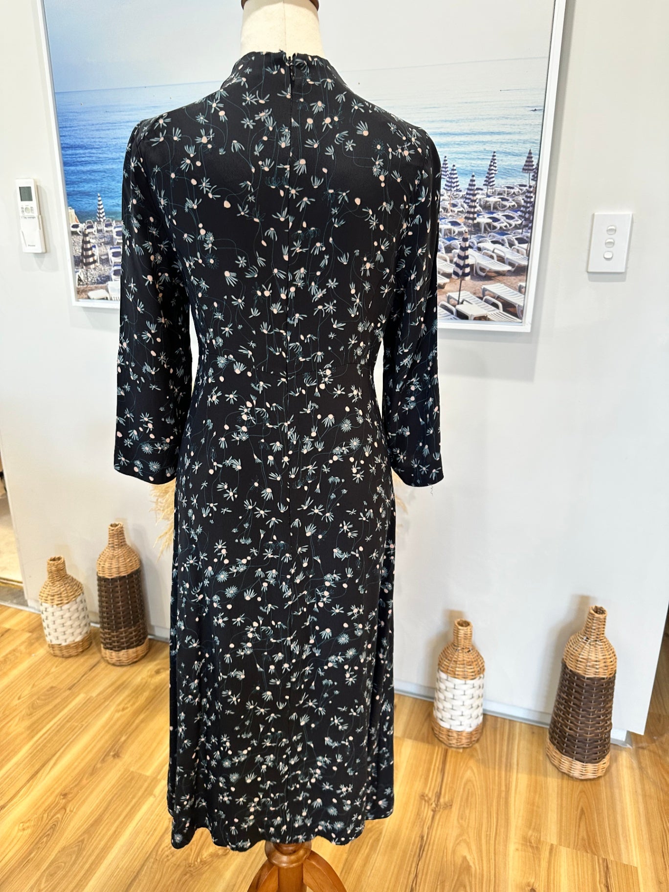 [SALE] Country Road - Dress - Size 6 - Navy w floral pattern