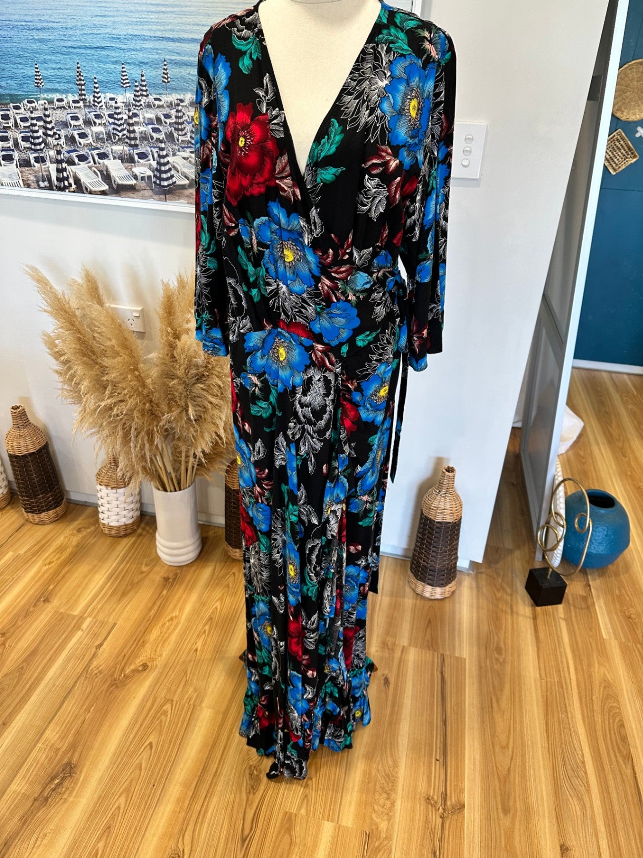 [SALE] TCD - Made in New Zealand - Maxi Dress - Large - Black & Floral