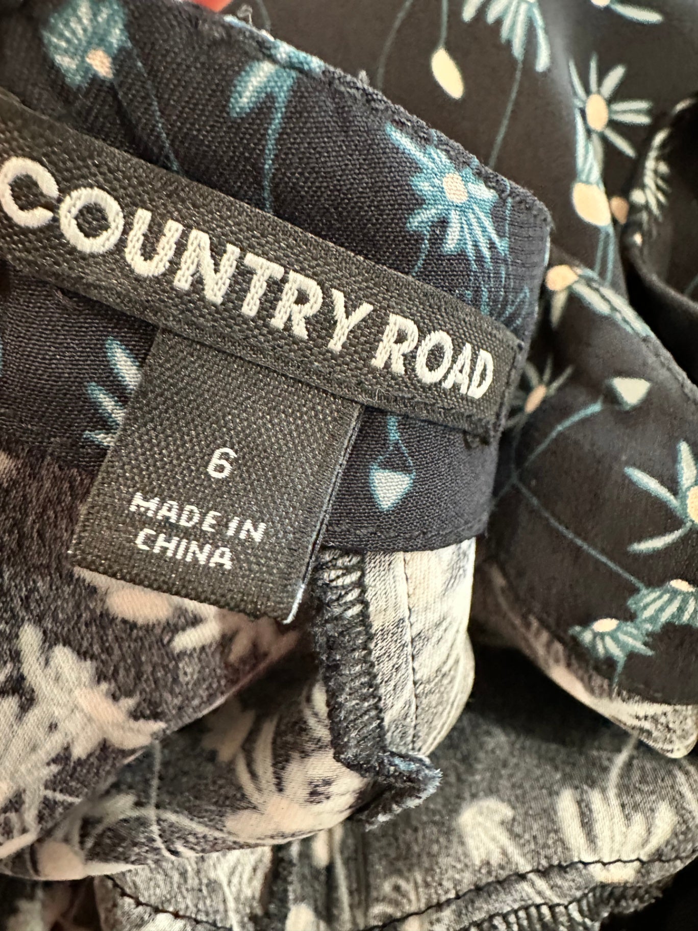 [SALE] Country Road - Dress - Size 6 - Navy w floral pattern