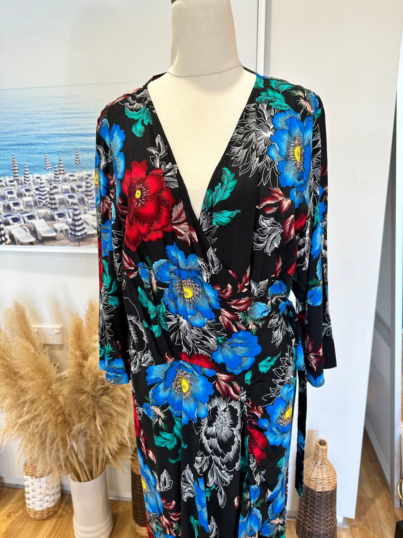 [SALE] TCD - Made in New Zealand - Maxi Dress - Large - Black & Floral