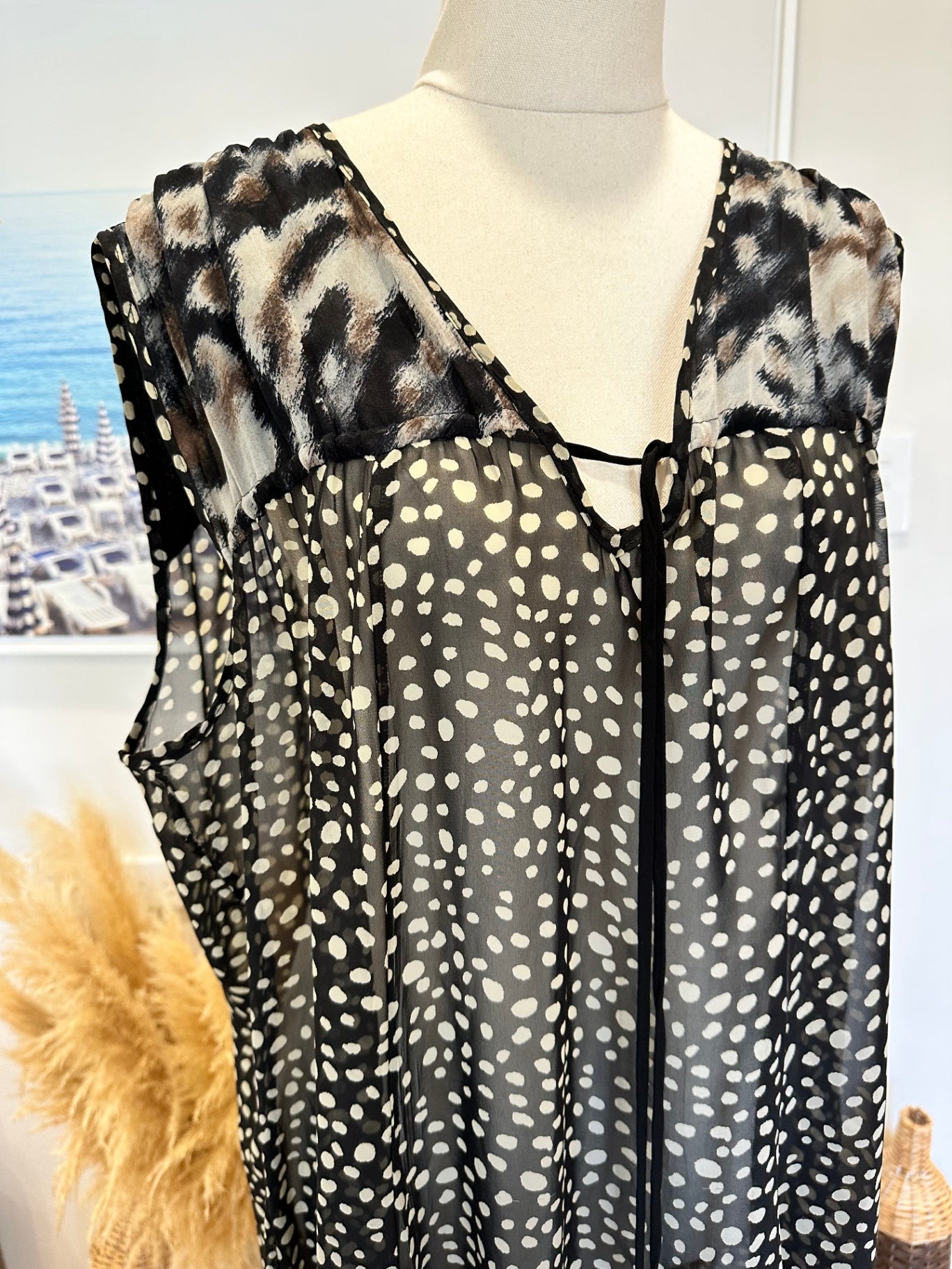 [SALE] Verge - Dress - Size 16 - Black and white