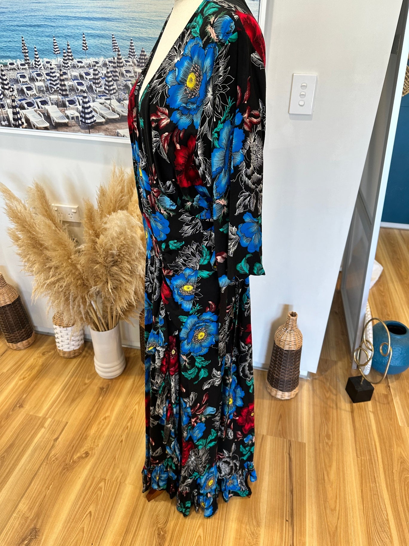 [SALE] TCD - Made in New Zealand - Maxi Dress - Large - Black & Floral