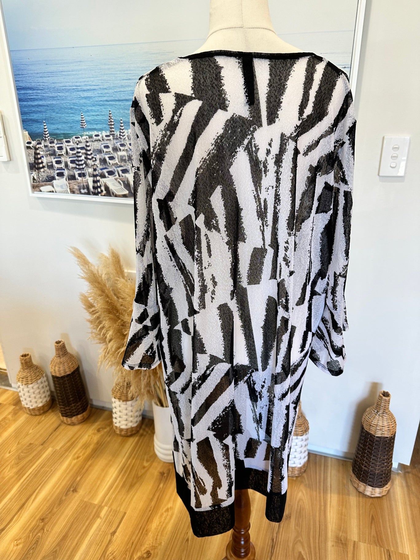 [SALE] Taking Shape - Dress - Size 16 - Black and white