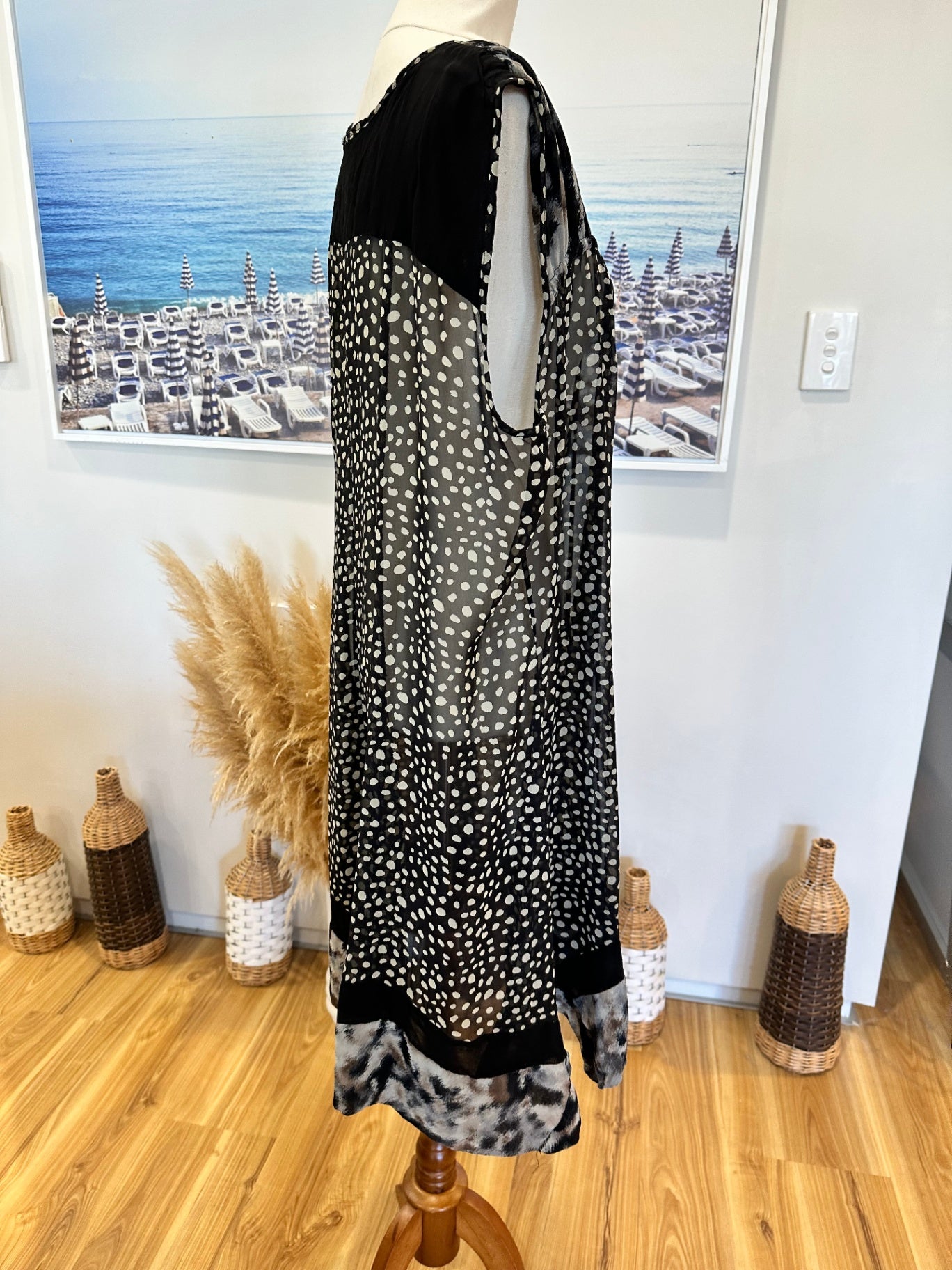 [SALE] Verge - Dress - Size 16 - Black and white