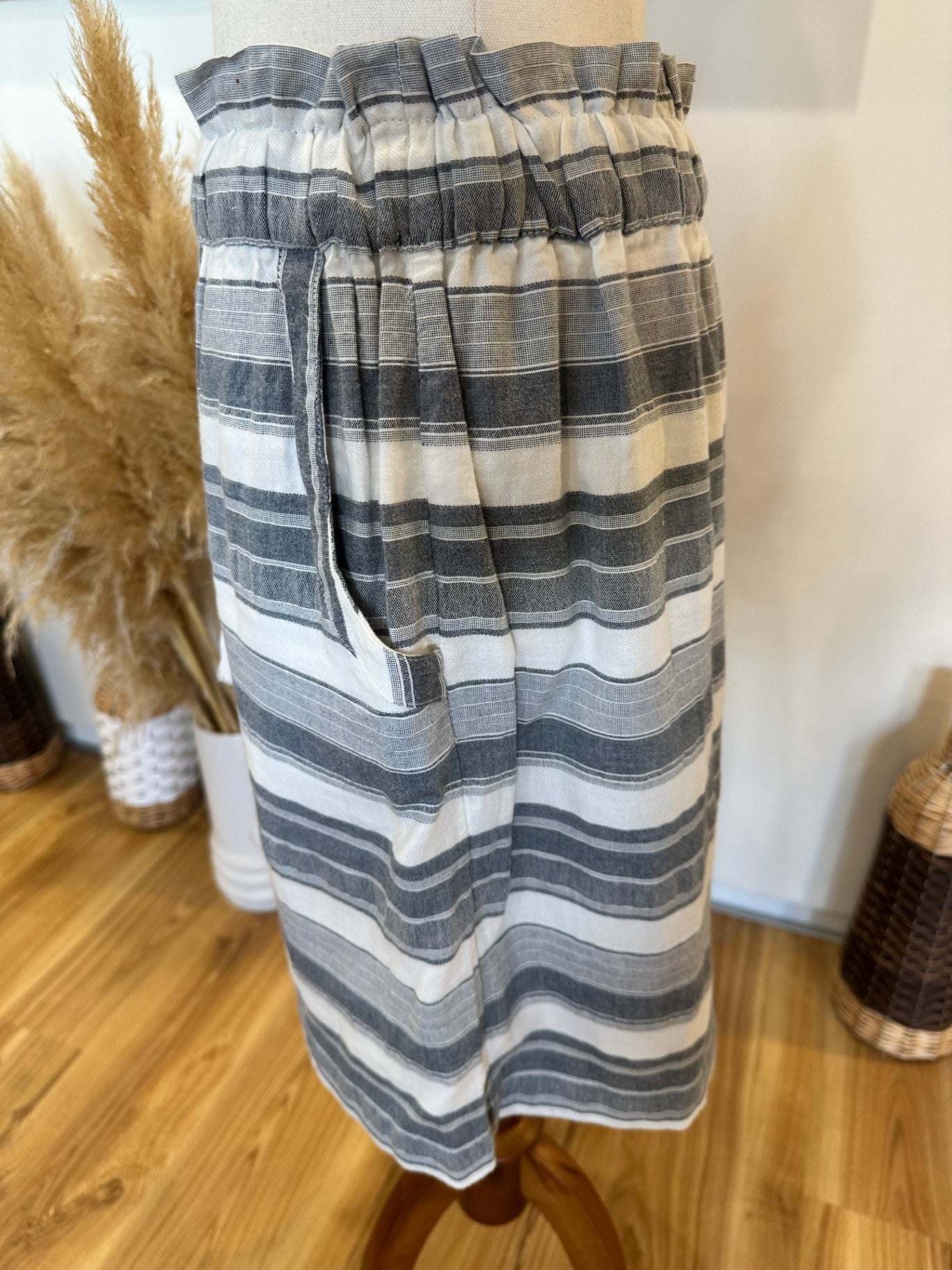 [SALE] Camaieu - Mini Skirt - Size Medium - Grey and White