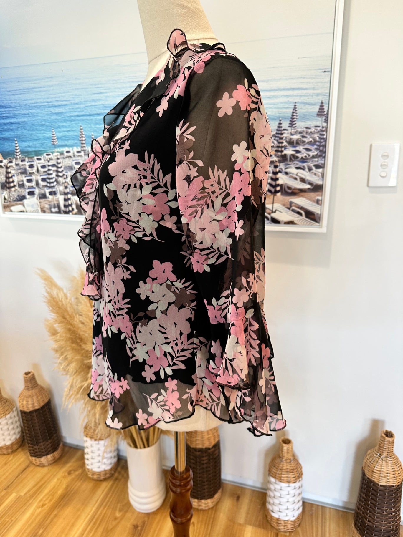 [SALE] Expression - Blouse - Size 12 - Black with pink and white floral pattern